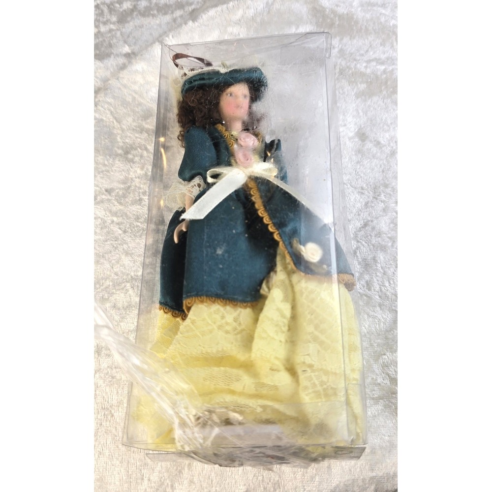 1:12 Dollhouse Victorian Lady Porcelain Doll Miniature Dressed Woman 6" Figure - Picture 9 of 11